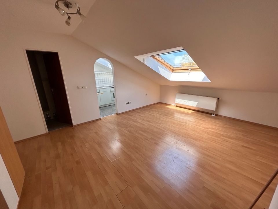 1 Zimmer Wohnung - 900,00 EUR Kaltmiete, ca.  30,00 m² in München (PLZ: 81369) Sendling-Westpark