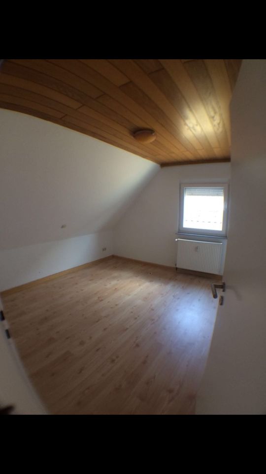 WG Zimmer zu vermieten - 300,00 EUR Kaltmiete, ca.  12,00 m² in Linden (PLZ: 35440)
