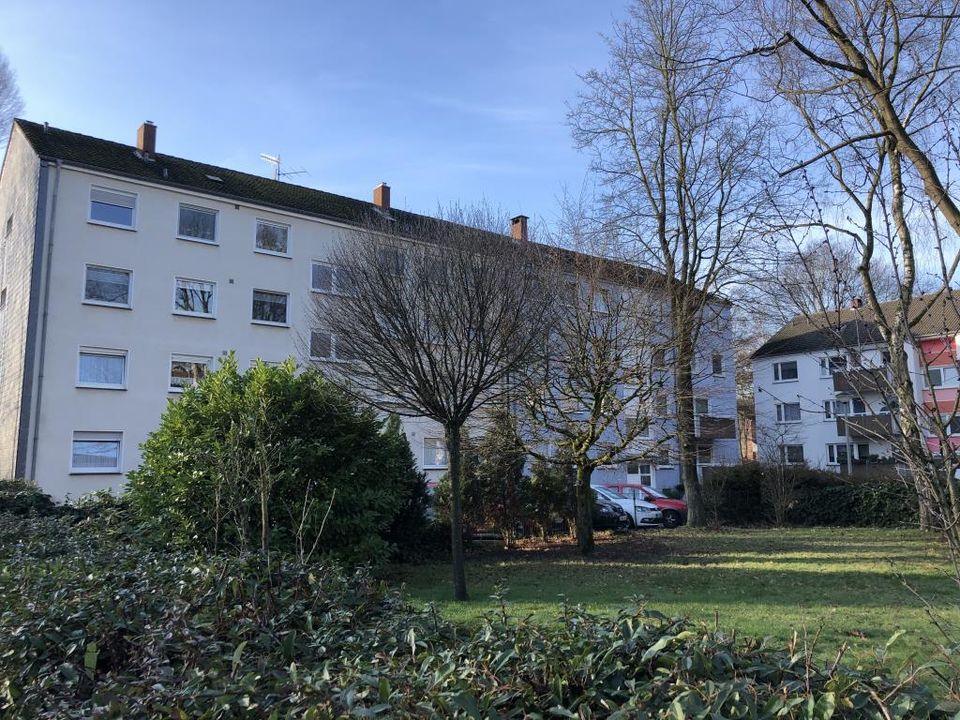 Voll renovierte 1,5 Zimmer Wohnung im Erdgeschoss mit Balkon und Schlafnische - Oberhausen Schmachtendorf