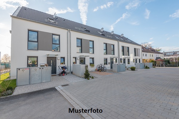 Ohne Provision - Einfamilienhaus mit integrierter Garage - Neuenstadt