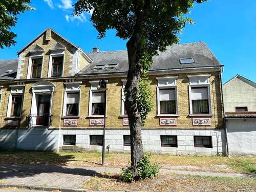 Foto - Haus zum Kaufen in Kalbe (Milde) 150.000,00 € 240 m²