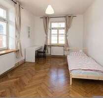 WG-Zimmer in München 975,00 € 17 m²