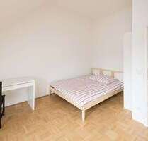 WG-Zimmer in München 810,00 € 14 m²