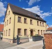Neu renovierte 3 Zimmer Dachgeschoss Wohnung + Spitzboden in NÜRNBERG-Almoshof