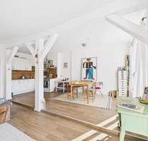 HL Innenstadt Altbau: 2 Zimmer Wohnung - Balken - offene Küche - TOP für Single - Lübeck
