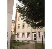 Großzügige Hinterhaus 2-Zimmer mit Laminat, EBK und Wannenbad in uninaher Lage! - Chemnitz Zentrum