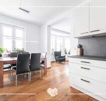 EXKLUSIVE 2,5-ZKB-WOHNUNG MIT BALKON IN DER AUGSBURGER INNENSTADT