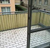 Großzügige 2-Zimmer mit Wannenbad, Balkon und Laminat in ruhiger Lage! SP mgl. - Hartmannsdorf b Chemnitz