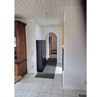 WOHNEN AUF ZEIT all inklusiv Großzügige 2 Zimmer Wohnung, Küche, Bad, 2 KFZ Stellplätze - Singen (Hohentwiel) Friedingen