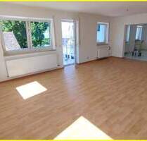 Wohnung mit viel Platz für die ganze Familie auf ca. 160 m² Fläche auf einer Etage! - - - Neu renovierte 4 Zimmer - Wohnung mit großen Balkon! - Burgthann Großvoggenhof