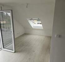 2 Zimmer Dachgeschoss-Wohnung mit Balkon für Single oder junge Paare - Erlangen Dechsendorf