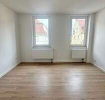 St. Peter ! Helle kernsanierte 2-Zi.-Altbau-Whg. 47 m², Laminat, ohne Balkon, 3.OG ohne Aufzug - Nürnberg Glockenhof