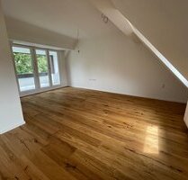 3-4 Zimmer Dachgeschoss Wohnung in Ortskern-Lage Grünwald