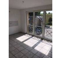 Für Autoliebhaber mit Garage vorm Haus! * 2-Zimmer mit Laminat, Wanne und Dusche in ruhiger Lage! - Wittgensdorf b Chemnitz