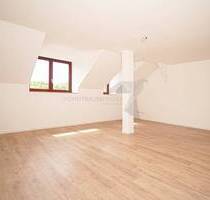 Wunderschöne 6 Zimmer DG-Wohnung mit Wohnküche, Tageslichtbad und sonnigem Balkon in Ebersdorf - Chemnitz / Hilbersdorf Ebersdorf 141