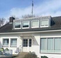 **VOLL MÖBLIERTE 3 ZIMMER ERDGESCHOSSWOHNUNG MIT 2 KLEINEN BALKONEN - NUR 500 METER VOM STRAND ENTFERNT** - Scharbeutz
