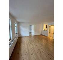 Drei Zimmer Wohnung Bezug nach Sanierung - WG-tauglich - Coburg