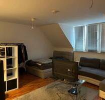 Schöne 1-Zimmer Dachgeschoßwohnung in unmittelbarer Nähe zum Phönix Center - Hamburg Hausbruch