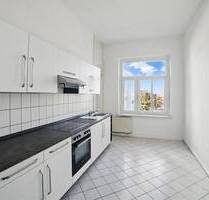 Großzügige 3-Zimmer mit neuem Laminat, Einbauküche und Wanne in zentraler Lage! - Chemnitz Zentrum