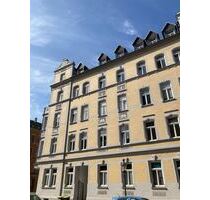 Großzügige 3-Zimmer mit Laminat, , Wannenbad mit Fenster und Balkon in zentraler Lage! EBK mgl. - Chemnitz Sonnenberg