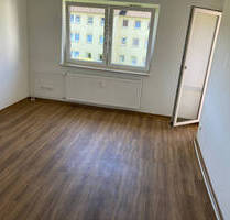 Schöne 2,5-Zimmer Wohnung mit neuen Bodenbelägen und Balkon zu vermieten - Schlüchtern