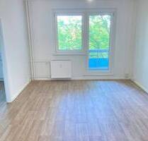 VIER Zimmer für Ihre Familie! MIT BALKON... - Magdeburg Gneisenauring