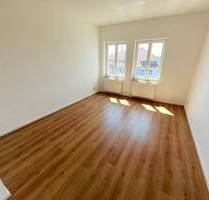 **Besichtigung: Sa., 14.06.25 um 11:45 Uhr** Drei Zimmer in Brandenburg a.d. H. mit EBK!