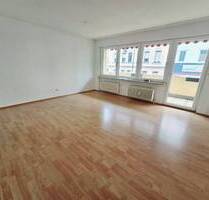 Helle 2 Zimmer Wohnung mit EBK und Balkon in Nürnberg Veilhof