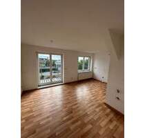 Großzügige DG 2-Zimmer mit Laminat, EBK, Balkon und Wannenbad! - Chemnitz Sonnenberg