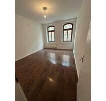 Günstige 2-Zimmer mit Dusche und Balkon, neuem Laminat in guter Lage! - Chemnitz Schloßchemnitz