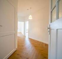 Bezugsfertig! Zentrale Dachgeschoss-Wohnung WG Tauglich - Stuttgart Zuffenhausen - Hohenstein
