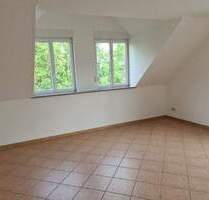 2-Zimmer DG-Wohnung mit Einbauküche, Studio, Balkon in Unterhaindlfing - Wolfersdorf