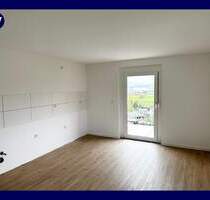 Direkt einziehen! Renovierte 2 Zimmer mit Balkon, integriertem Kochbereich, Tageslichtbad - Singen (Hohentwiel)