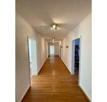 WIEDER VERFÜGBAR AB MÄRZ 2026 Renovierte 4er-WG in zentraler Lage in Kehl – helle und großzügige Zimmer zur Miete