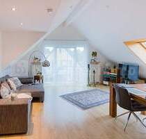 Schöne 2,5 Zimmer DG-Wohnung mit 2 Balkonen und Garagenstellplatz in ruhiger Lage von Singen