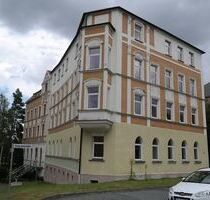Günstige DG 2-Zimmer mit Laminat und Wanne in ruhiger Lage - Plauen Westend