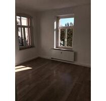 Großzügige 3-Zimmer mit Laminat, 2xBädern, Wanne und Dusche in guter Lage! EBK mgl. - Limbach-Oberfrohna