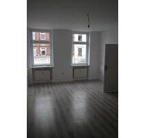 Großzügige 3-Zimmer mit Laminat, EBK und Wannenbad in zentraler Lage! - Zwickau Mitte - Süd 141