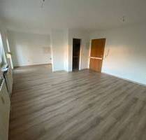 Schönefeld-Abtnaundorf * helle 1 Zi.-Whg. mit Balkon* Duschbad* offne Küche* *Keller - Leipzig