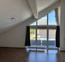 Schickes 1-Zimmer Dachstudio mit 73 m² Wohnfläche, Einbauküche und Balkon - Bonn Gronau-Regierungsviertel