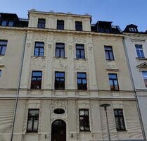 Große 2 Zimmer Wohnung im DG mit Balkon frei ab 01.06.2025 - Plauen Stadtmitte