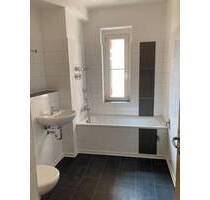 4 Zimmer suchen Familie - 914,00 EUR Kaltmiete, ca.  99,30 m² Wohnfläche in Dessau-Roßlau (PLZ: 06842) Innenstadt