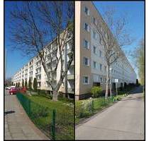 Großer Balkon - Wohnzimmer mit offener Küche - moderne Wohnung sucht Mieter - Magdeburg Leipziger Str.