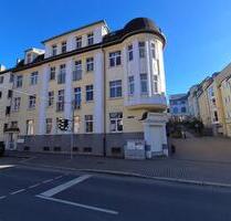 große 2 Zimmer Wohnung mit großes Bad und EBK in Oelsnitz Vogtl.