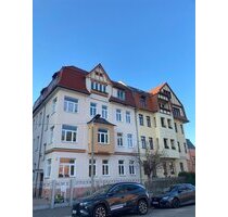 Große DG 4,5 Zimmer mit Einbauküche und Laminat in sehr guter Lage! - Zwickau Pölbitz