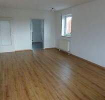 Helle 3. Zimmer 1.Obergeschoss-Wohnung mit Südbalkon in Hausen