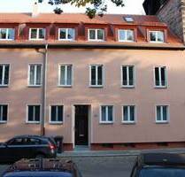 Innenstadt und doch sehr ruhig - Hochwertig renoviertes 2 Zimmer Apartment direkt an der Stadtmauer - Nürnberg Lorenz