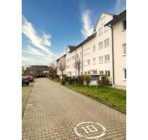IHR NEUES ZUHAUSE IN NAUNHOF 2 Zimmer mit Tageslichtbad & TG-Stellplatz ab sofort bezugsfrei