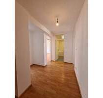 2-Zimmer-Wohnung mit exklusiver Einbauküche & Balkon in gepflegtem MFH - Nürnberg Steinbühl