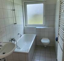 Zentral. Hell. Bezugsfertig ab 01.10.2025 - 3 Zimmer mit Balkon im Herzen der Stadt - Salzgitter Lebenstedt